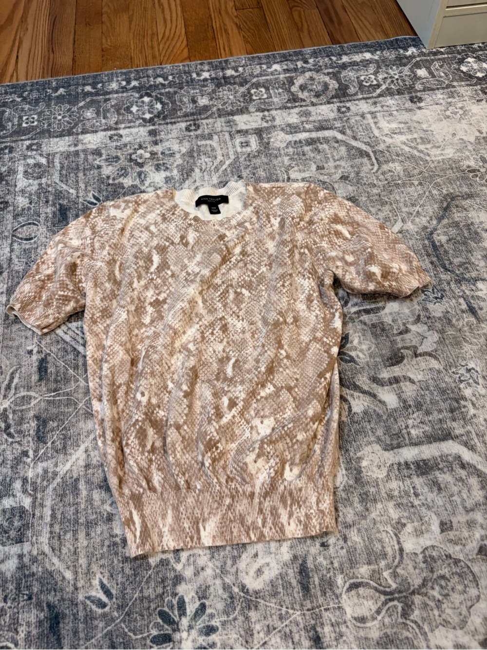 Ann Taylor Beige and White Snake-Print Short Sleeve Crew Sweater